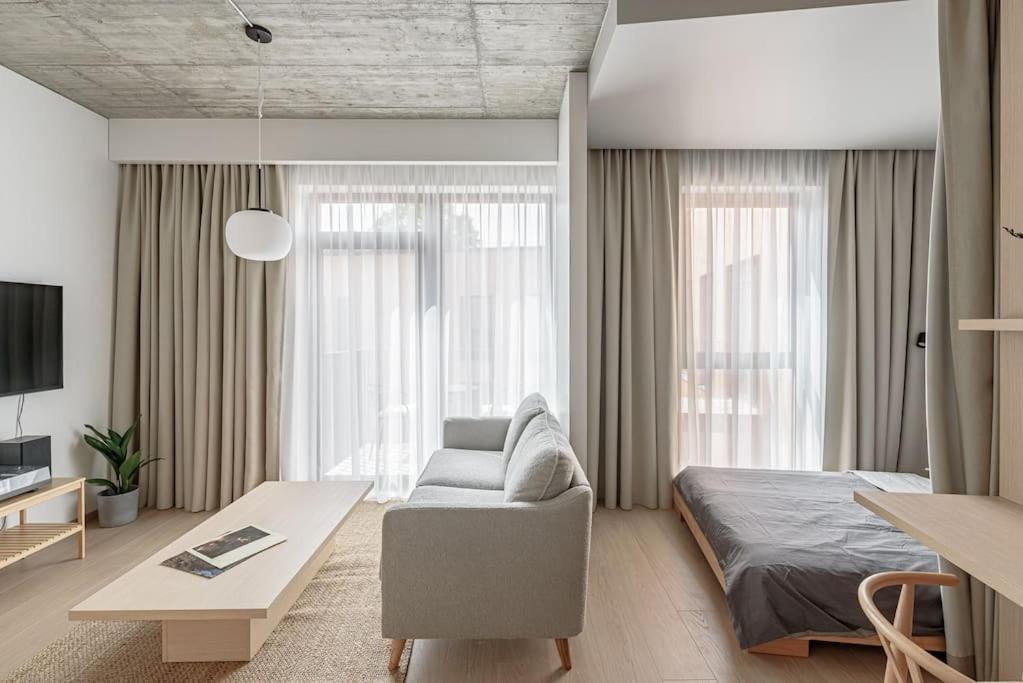 Апартаменти Cozy Japanese Oasis With Balcony, Gramophone, Netflix Аеропорт Вільнюс Екстер'єр фото