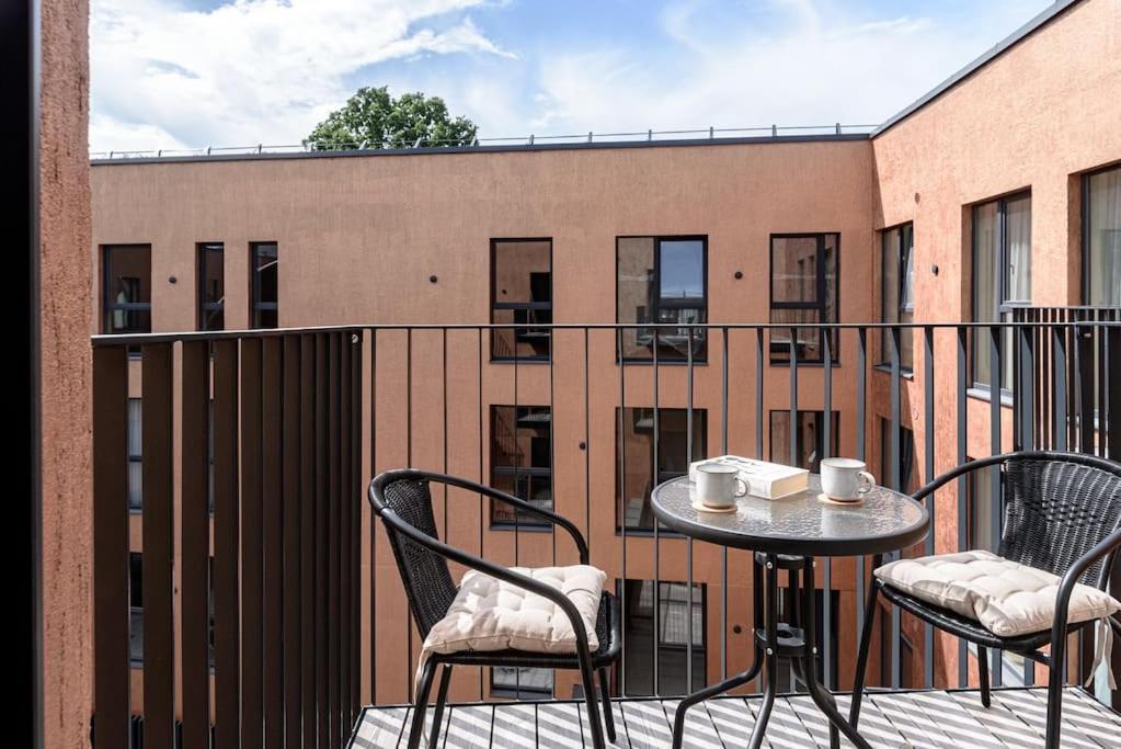 Апартаменти Cozy Japanese Oasis With Balcony, Gramophone, Netflix Аеропорт Вільнюс Екстер'єр фото