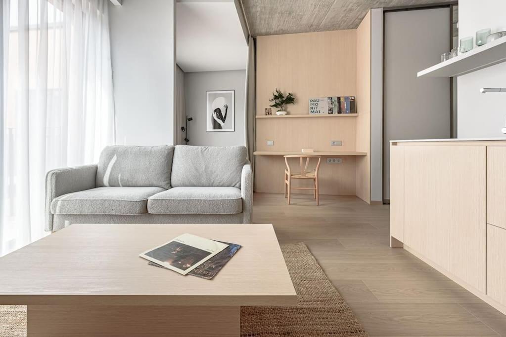 Апартаменти Cozy Japanese Oasis With Balcony, Gramophone, Netflix Аеропорт Вільнюс Екстер'єр фото